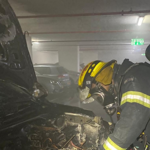 שריפת רכבים בחניון תת קרקעי בבניין מגורים ברח' מבצע דקל - חדשות בפתח תקווה