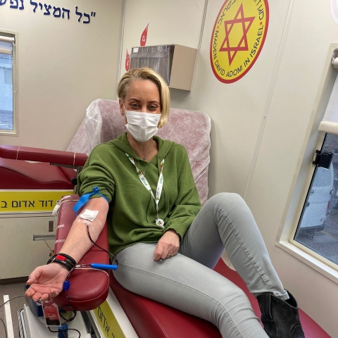 בתי החולים בלינסון והשרון התגייסו:  83 מנות דם נתרמו ע"י הצוותים הרפואיים - בריאות בפתח תקווה