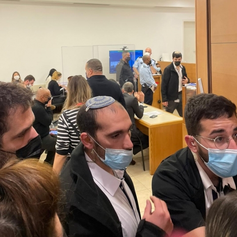 בדיון בביהמ"ש בפרשת ההתעללות, השופטת: "צפייה בסרטונים במעשיהן של החשודות מכמירת לב". - חדשות בפתח תקווה