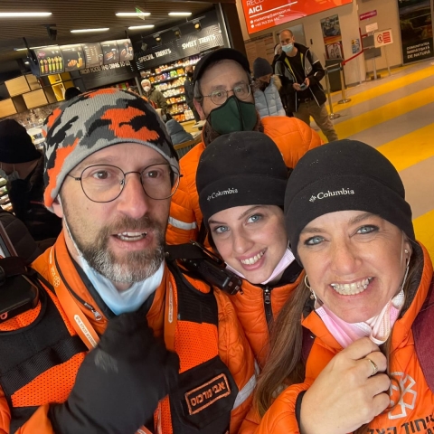 "מחזות קורעי לב: הטסנו מעל ל-700 איש לארץ ובהם אנשים חולים מאד וילדים בתהליכי פונדקאות" - חדשות בפתח תקווה