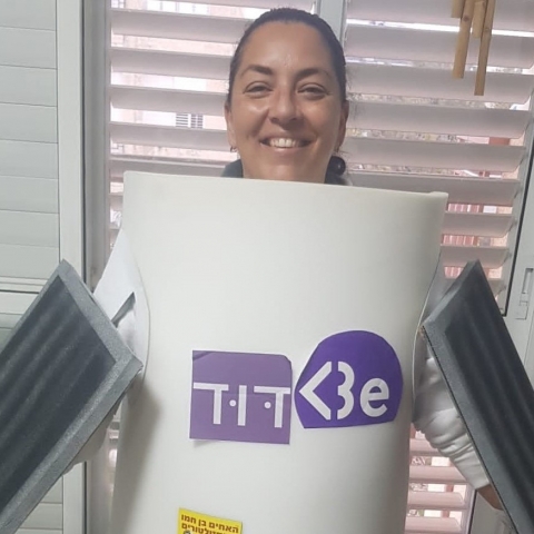 לאחר 12 בידודים, אלופת התחפושות של פתח תקווה התחפשה ל... בי - דוד! - קהילות בפתח תקווה