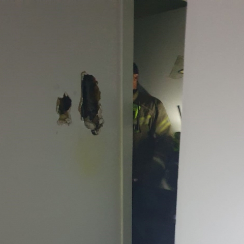 ב-2 בלילה גילתה שיש שריפה בחדר הילדים, פינתה אותם והזעיקה את כיבוי אש (וידיאו) - חדשות בפתח תקווה