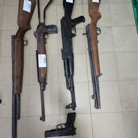 3 תושבי כפר קאסם וזמר נעצרו בחשד לניסיון לסחור באמצעי לחימה שונים וסמים באמצעות הרשתות החברתיות - חדשות בפתח תקווה