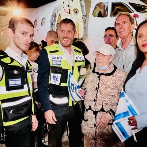  ״אין יותר סמלי מערב הזיכרון ליום השואה והגבורה, לקבל את פני ניצולי השואה שברחו מהקרבות באוקראינה" - חדשות בפתח תקווה