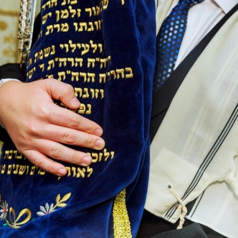 גבאי בית כנסת חשוד שביצע עבירות מין במס' קטינים - חדשות בפתח תקווה