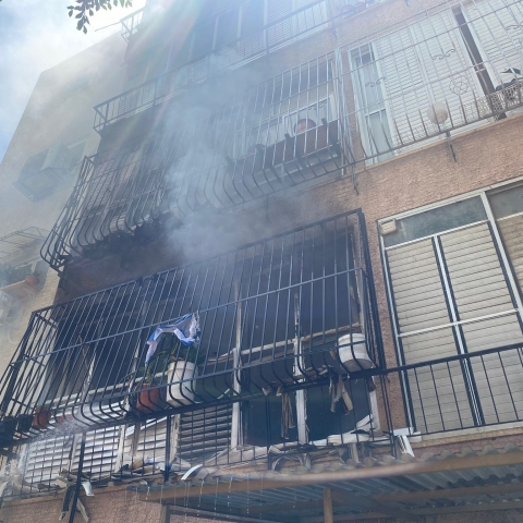 שריפה פרצה בדירה ברח' מונטיפיורי בפתח תקווה - חדשות בפתח תקווה