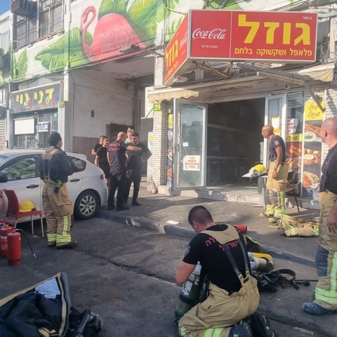 הצ'יפסר עלה באש - שריפה פרצה ב"גוזל" ברח' המכבים בפתח תקווה - חדשות בפתח תקווה