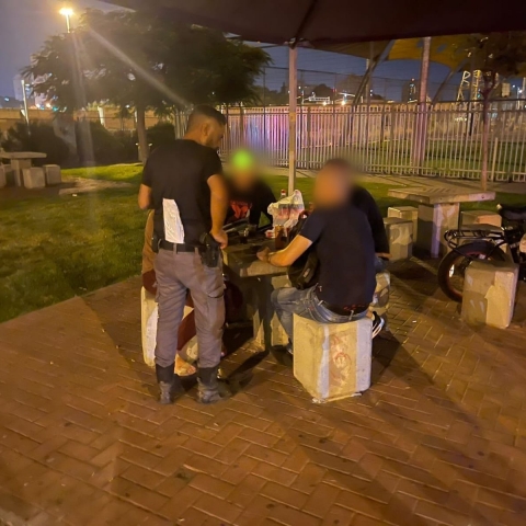 68 דוחות חולקו במבצע אכיפה נגד מעשי ונדליזם, רכיבה לא בטוחה על אופניים וקורקינטים חשמליים ורעש - חדשות בפתח תקווה