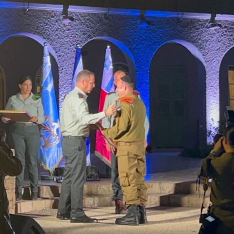 הרמטכ"ל העניק אות הצטיינות לתושב פתח תקווה חיים אוטומזגין, מפקד היחידות המיוחדות של ארגון זק"א - חדשות בפתח תקווה