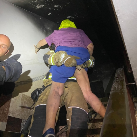 8 נפגעים בשריפה שפרצה בבניין ברחוב הנשיאים בפתח תקווה (וידיאו) - חדשות בפתח תקווה
