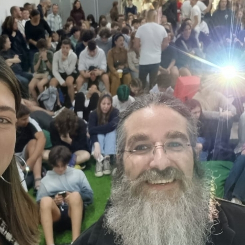 "הייתי מצטיינת בלהיות בן": שופטת הכדורגל ספיר ברמן נפגשה עם תלמידי אנקורי בפתח תקוווה - חינוך בפתח תקווה