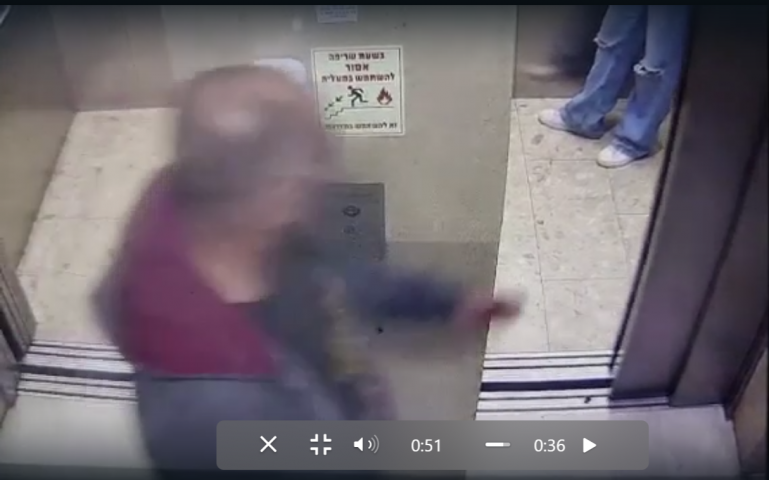 ערנות מוגברת חשובה! חשוד מסתובב בבנייני מגורים ועוקב אחר נערות (וידיאו) - חדשות בפתח תקווה