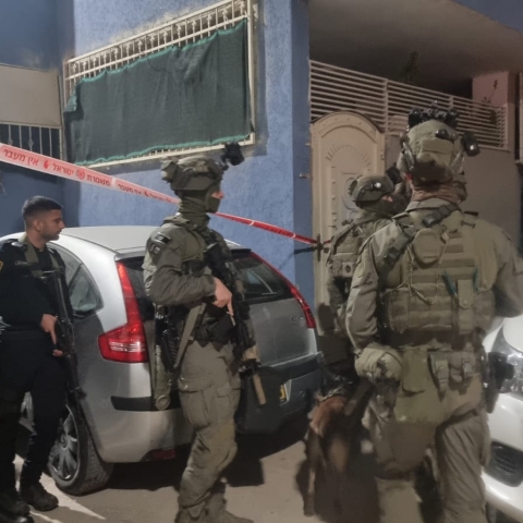 פיגוע בכפר קאסם: 2 שוטרים נדרסו, ירי והשלכת בקבוקי תבערה (וידיאו) - חדשות בפתח תקווה
