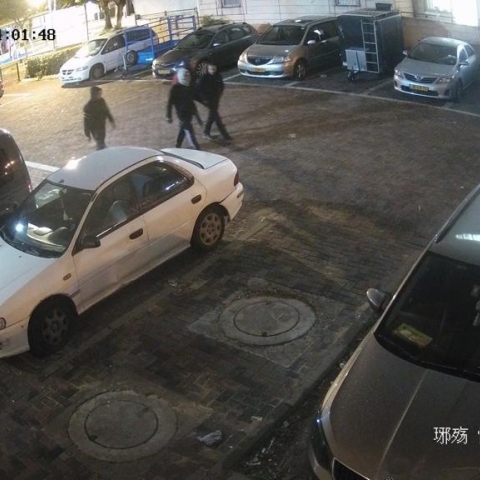 בשבת לפנות בוקר: שברו את המחסומים וגנבו רכבים מהחניונים - חדשות בפתח תקווה