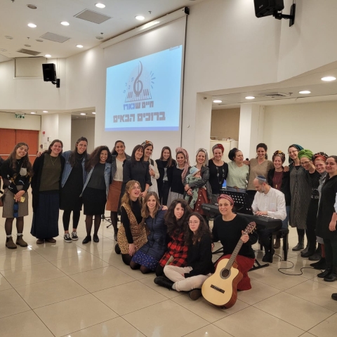 המורה למוסיקה איבד את מאור עיניו, אך לא איבד את אהבת תלמידיו - מעשים טובים בפתח תקווה