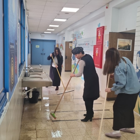 פגעי מזג האוויר הגיעו לבתי ספר בעיר: בית ספר מורשה בפ"ת הוצף (וידיאו) - חדשות בפתח תקווה