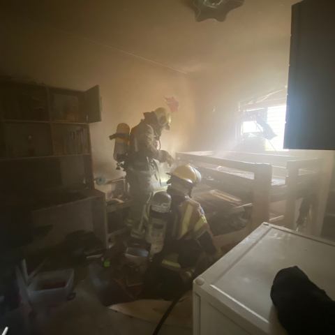  שריפה פרצה בדירה ברח' טרומפלדור בפתח תקווה (וידיאו) - חדשות בפתח תקווה