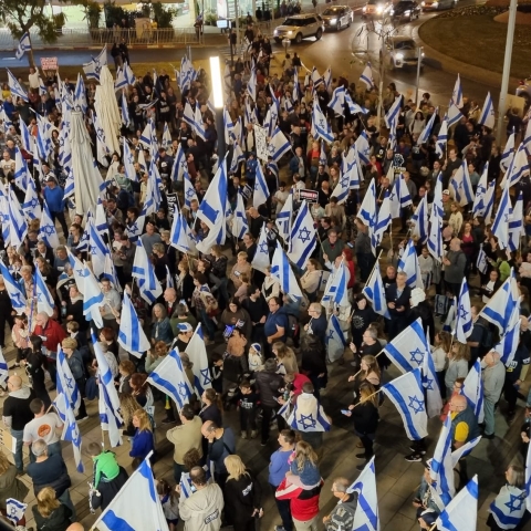 הערב (מוצ"ש): מובילי המחאה יקיימו פאנל בהפגנה בכיכר גורן בפתח תקווה - חדשות בפתח תקווה