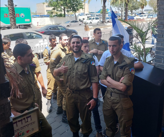 כוחות הביטחון הוזעקו למסעדת אחלה בפתח תקווה - מעשים טובים בפתח תקווה