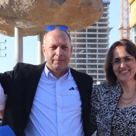 כיכר בית המשפט ליד הקניון הגדול נקראה ע"ש עו"ד מנחם בכר ז"ל - קהילות בפתח תקווה