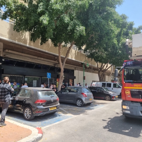 שריפה פרצה במרכול  ברחוב יבניאל בפתח תקווה - חדשות בפתח תקווה