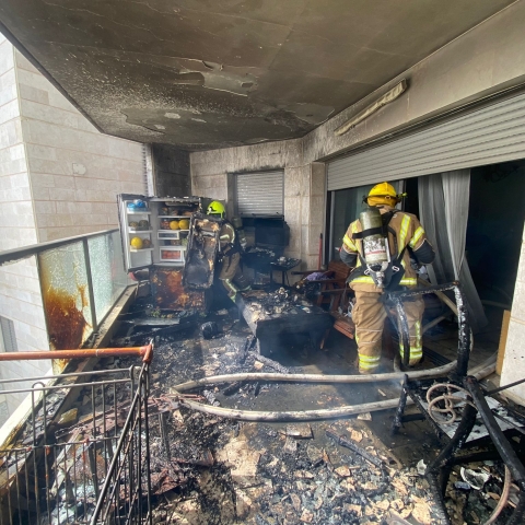 תקופת השריפות: שריפה במרפסת דירה - חדשות בפתח תקווה