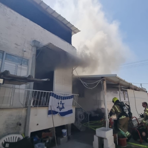 שרפה פרצה בבית פרטי ברח' מלאכי בפתח תקווה - חדשות בפתח תקווה