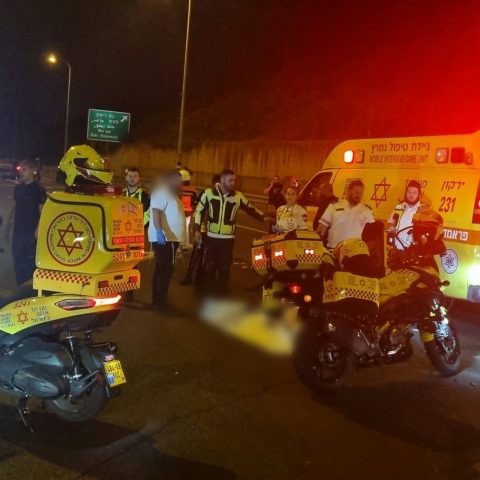 רוכב אופנוע ורוכב אופניים חשמליים נהרגו לפנות בוקר בתאונה קטלנית בכביש 471 סמוך לפתח תקווה - חדשות בפתח תקווה