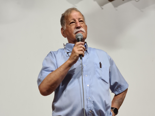  "אני מקווה שהמנהיגים שלנו יגלו אחריות ויפעלו למען אחדות העם" - קהילות בפתח תקווה
