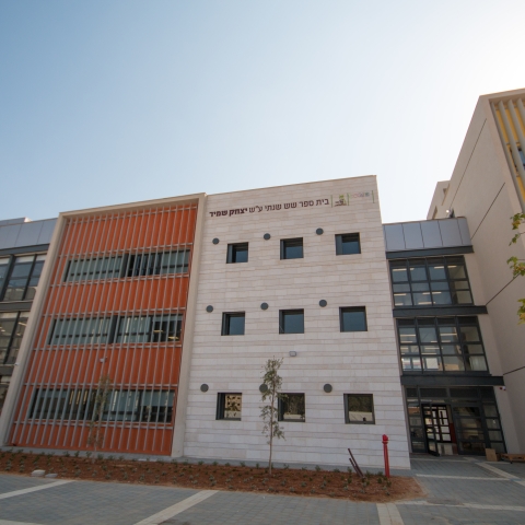 מורה בתיכון בפתח תקווה קרא לחיילי צה"ל "מחבלים" ו-"הורגי תינוקות" - חינוך בפתח תקווה