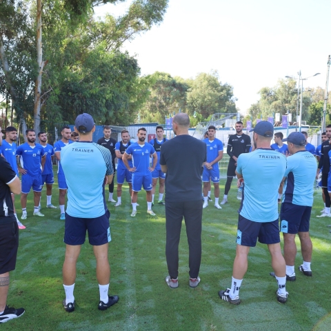 בצל המלחמה וללא השחקנים הזרים שעזבו לארצם, הפועל פ"ת ערכה אימון ראשון - ספורט בפתח תקווה