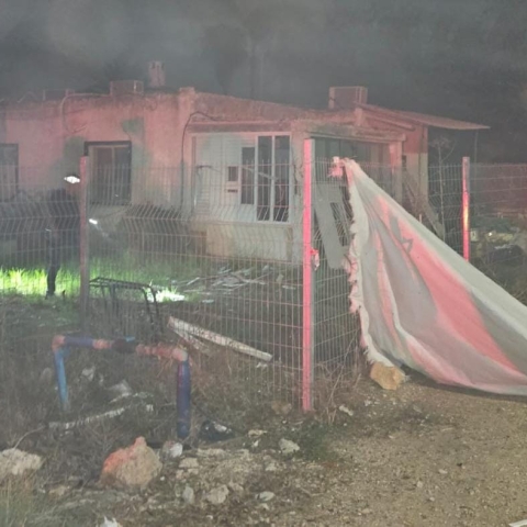 נפילת טיל בכפר סירקין: 2 פצועים ונזק רכב לבתים ולרכבים - חדשות בפתח תקווה