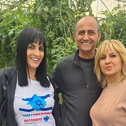 עובדי ההסתדרות במרחב פתח תקוה התנדבו לעבודה חקלאית בעוטף עזה - מעשים טובים בפתח תקווה