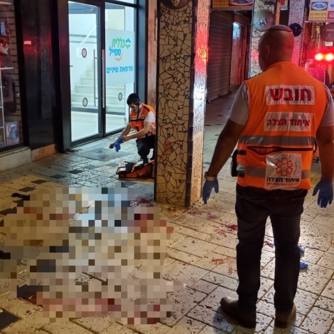 הלילה במרכז פתח תקווה: פצוע קשה כתוצאה מדקירה במהלך קטטה - חדשות בפתח תקווה