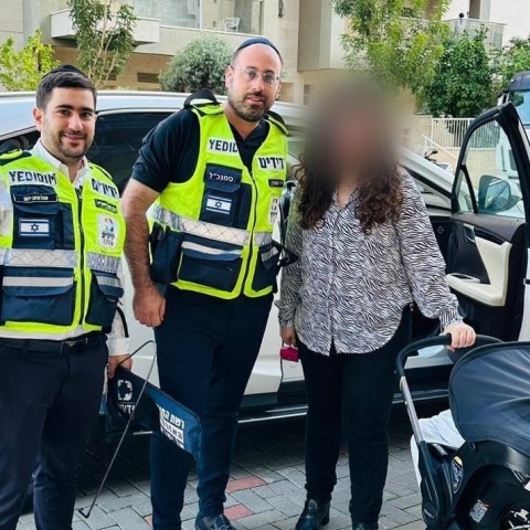 תוך שעה: 2 מקרים של פעוטות שננעלו ברכב בפתח תקווה - חדשות בפתח תקווה