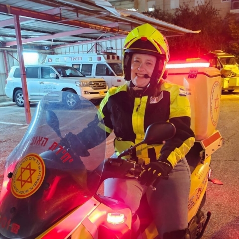  לאחר שניצחה את הסרטן פעמיים, החליטה להתנדב במד"א - בריאות בפתח תקווה