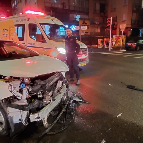 4 פצועים בתאונת דרכים ברח' חיים עוזר בפתח תקווה - חדשות בפתח תקווה