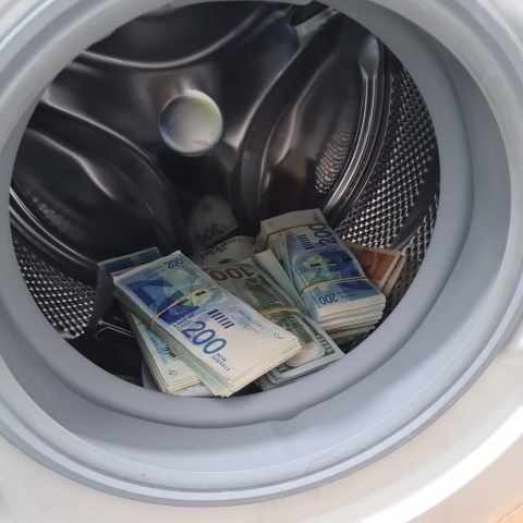 הלבינו הון במטבעות קריפטוגרפיים בעשרות מיליוני ש"ח והסליקו מאות אלפי ש"ח בכספת ובמכונת כביסה - חדשות בפתח תקווה