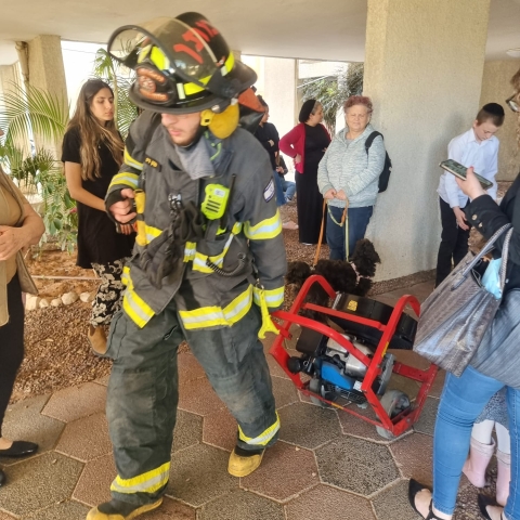 שריפה פרצה בדירה ברח' העצמאות בפתח תקווה - חדשות בפתח תקווה