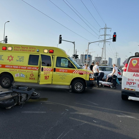  רוכב אופנוע בן 16 נפצע בינוני מרכב, בתאונה נוספת 3 נשים נפצעו קל - חדשות בפתח תקווה