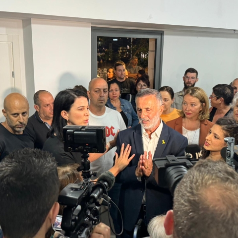 מה איחל לעצמו יעקב ארגמני, אביה של נועה ארגמני שחולצה היום משבי החמאס, בעת אירוע בפתח תקווה? - צפו - חדשות בפתח תקווה
