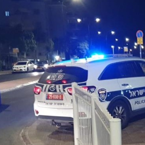 רימון הושלך לעבר בניין בשערייה, התושבים שמעו את הפיצוץ וחשבו שמדובר באירוע בטחוני - חדשות בפתח תקווה