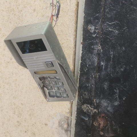 ניסה לפרוץ לבית מרקחת: הצית את הדלת ותלש את הקודן - חדשות בפתח תקווה