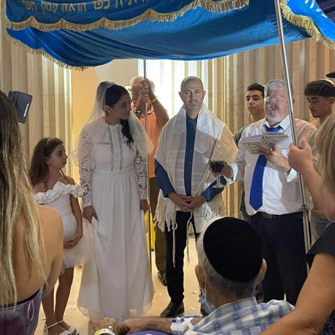 חתונת הבת התקיימה בבילינסון בסמוך לאביה, חולה אונקולוגי  - בריאות בפתח תקווה