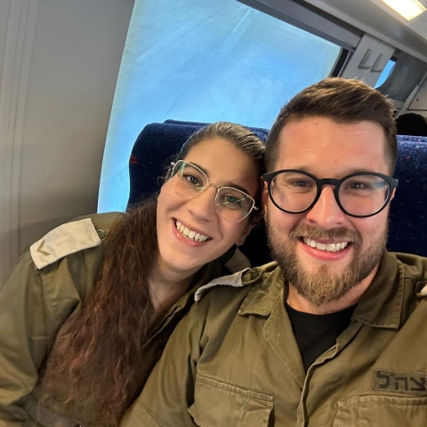 סיפור אהבה מד(ה)ים: שקד וטל מפתח תקווה הכירו בצה"ל ובקרוב יינשאו - חדשות בפתח תקווה