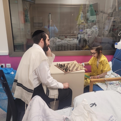 נחמיה בן ה- 8 שסבל ממום לבבי שלא ידע על קיומו, הגיע להפרעת קצב קשה ועבר ניתוח מציל חיים בשניידר - בריאות בפתח תקווה