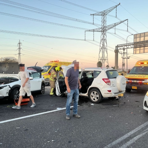 2 הרוגים בתאונה בכביש 5 בין מחלף קסם למחלף אבן העזר - חדשות בפתח תקווה