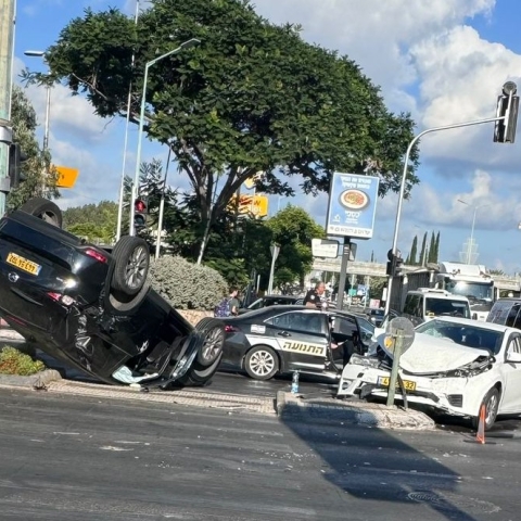 3 פצועים בתאונה ברח' גיסין פינת רח' לויתן בפתח תקווה - חדשות בפתח תקווה