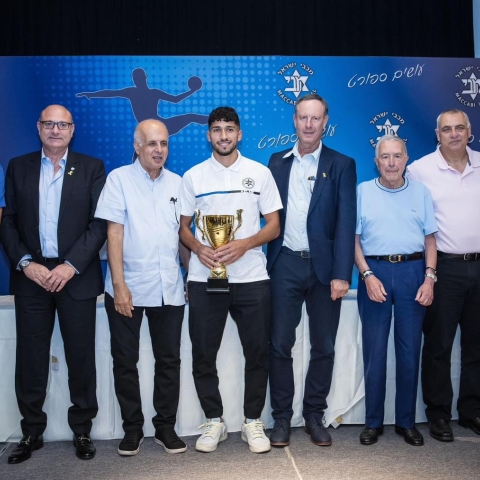 מכבי ישראל העניק פרסים לקבוצת מכבי פ"ת בשל הישגהם - ספורט בפתח תקווה