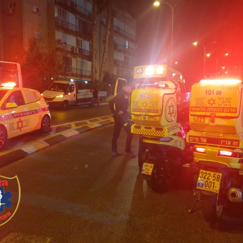 אתמול תוך שעה וחצי: 2 מקרים של הולכי רגל שנפגעו מרכבים בפתח תקווה - חדשות בפתח תקווה